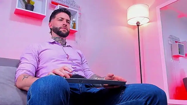 Supreme Alpha online show from November 25, 7:25 pm