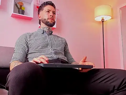 Supreme Alpha online show from November 26, 7:37 pm