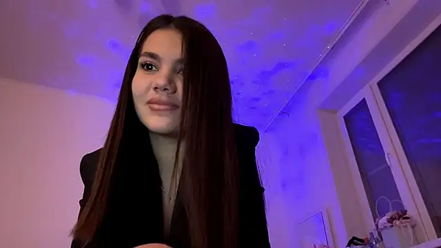 Snapshot of Priscillla_Cute chatting on November 8, 2:28 pm Priscillla Cute online show from November 8, 2:28 pm