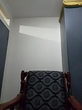 Snapshot of Mommy_Sienna chatting on November 10, 5:01 pm Mommy Sienna online show from November 10, 5:01 pm