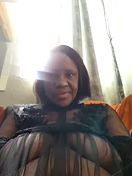 Snapshot of Mommy_Sienna chatting on November 29, 10:40 am Mommy Sienna online show from November 29, 10:40 am