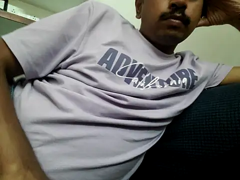 Snapshot of brownguycock chatting on November 4, 11:53 am brownguycock online show from November 4, 11:53 am