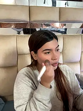 Snapshot of HotVoltage chatting on December 16, 12:32 pm HotVoltage online show from December 16, 12:32 pm