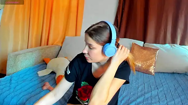 Eva purrr  online show from November 20, 8:47 am