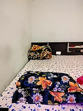 Snapshot of LoveLy-Soneya chatting on December 13, 7:53 pm LoveLy-Soneya online show from December 13, 7:53 pm