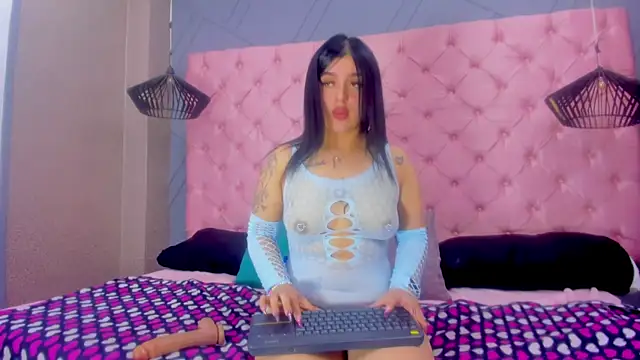 Karol Horney online show from November 4, 1:54 pm