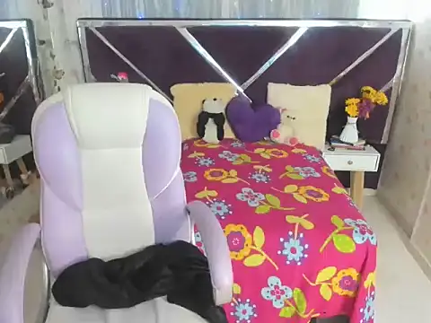 Snapshot of Santy_bigcock_01 chatting on November 10, 3:22 pm Santy bigcock 01 online show from November 10, 3:22 pm