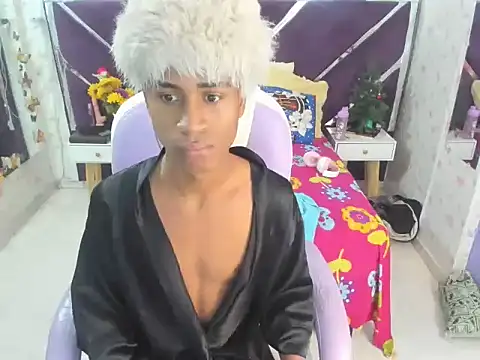 Snapshot of Santy_bigcock_01 chatting on November 16, 12:33 pm Santy bigcock 01 online show from November 16, 12:33 pm