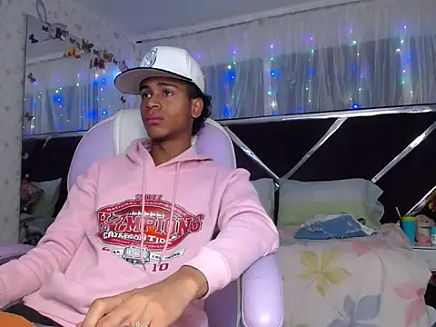 Santy bigcock 01 online show from May 4, 1:40 pm