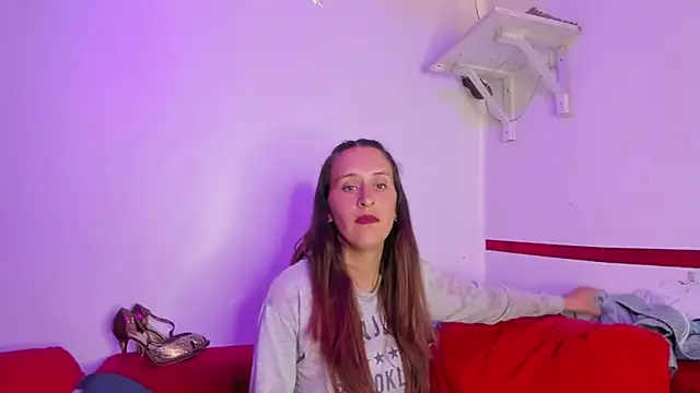 Snapshot of mia_luna_ed chatting on November 14, 4:06 pm mia luna ed online show from November 14, 4:06 pm