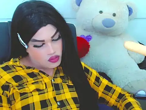 NharaBigCock online show from March 24, 6:46 pm