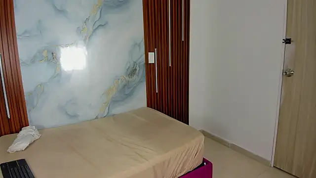 kendra lovv online show from February 17, 12:01 pm