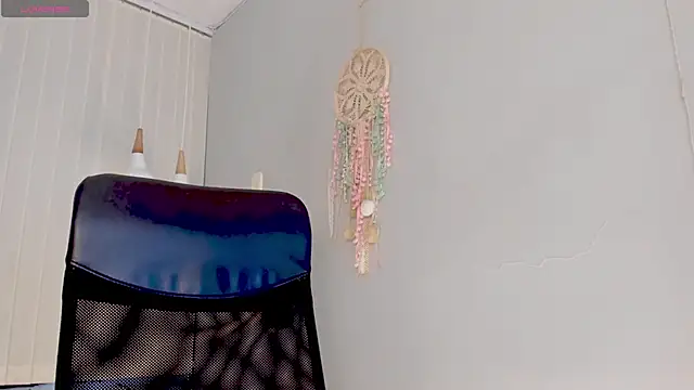 Emi Rosee online show from January 8, 12:29 pm