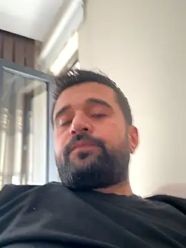 Snapshot of NiktirGit31 chatting on November 5, 10:37 am NiktirGit31 online show from November 5, 10:37 am