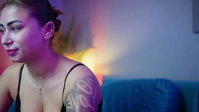 Snapshot of AmeliaJupiter chatting on November 10, 8:41 pm AmeliaJupiter online show from November 10, 8:41 pm