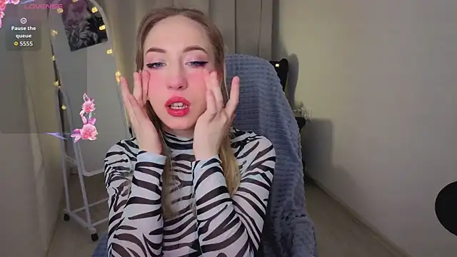 IsabelleBliz online show from March 4, 9:32 pm