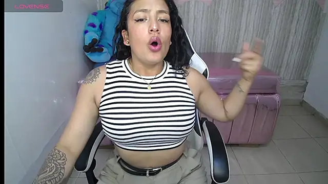 Snapshot of tamara_brown_t chatting on November 11, 7:36 pm tamara brown t online show from November 11, 7:36 pm