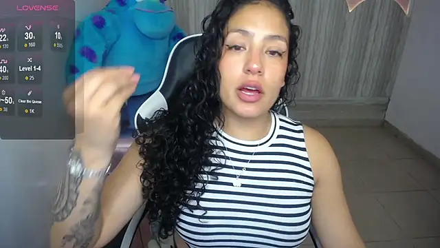 Snapshot of tamara_brown_t chatting on December 5, 2:53 am tamara brown t online show from December 5, 2:53 am