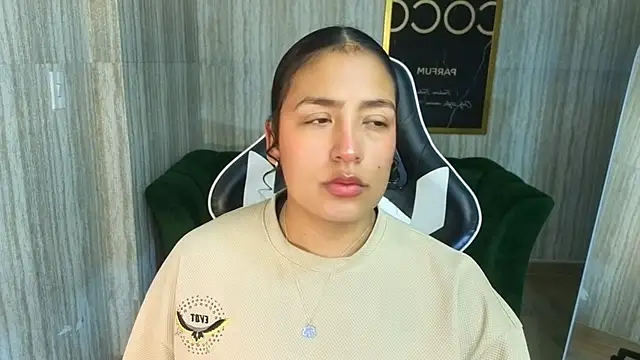 Snapshot of tamara_brown_t chatting on December 20, 3:02 am tamara brown t online show from December 20, 3:02 am