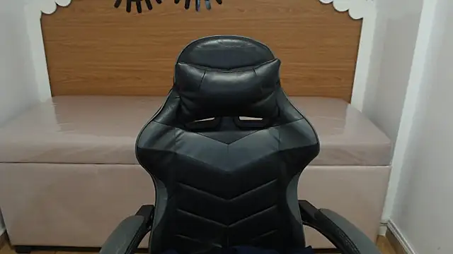 Snapshot of scarlett_percy_t chatting on December 3, 7:45 pm scarlett percy t online show from December 3, 7:45 pm