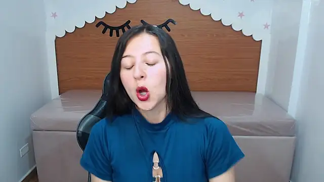 Snapshot of scarlett_percy_t chatting on December 5, 7:10 pm scarlett percy t online show from December 5, 7:10 pm