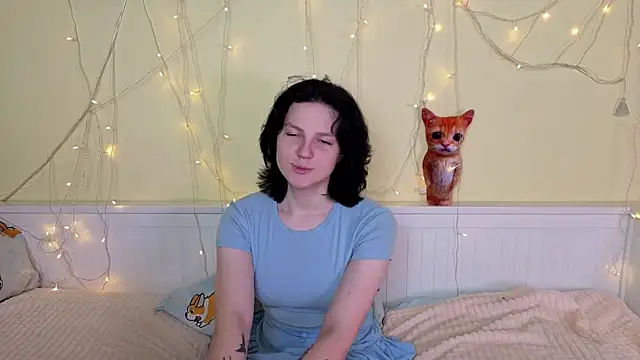 Snapshot of LatinaHuguenin chatting on November 23, 7:08 am LatinaHuguenin online show from November 23, 7:08 am