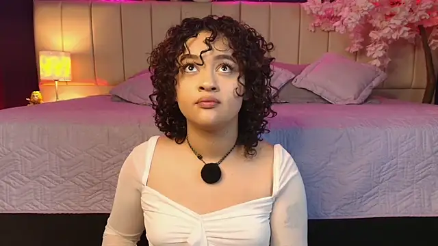  sarahRose online show from April 12, 3:55 am