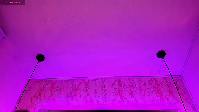 Yanna pink online show from November 6, 7:15 pm