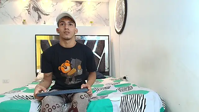 Snapshot of IMPERIO_ROMANO chatting on November 25, 7:14 pm IMPERIO ROMANO online show from November 25, 7:14 pm