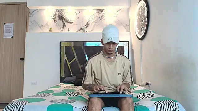 Snapshot of IMPERIO_ROMANO chatting on December 2, 7:09 pm IMPERIO ROMANO online show from December 2, 7:09 pm