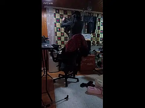 Snapshot of AgnesCross39 chatting on December 17, 5:24 am AgnesCross39 online show from December 17, 5:24 am