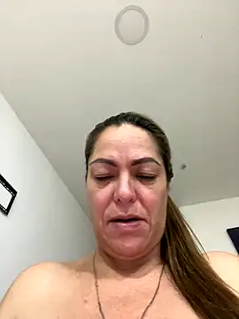 Snapshot of kamila_Vixen chatting on November 8, 3:01 pm kamila Vixen online show from November 8, 3:01 pm