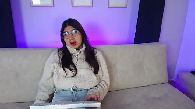 Mia Blair  online show from November 7, 4:34 am