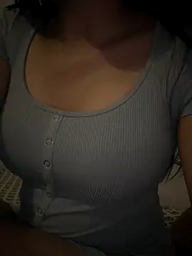 yourbabes909 online show from November 5, 6:30 pm