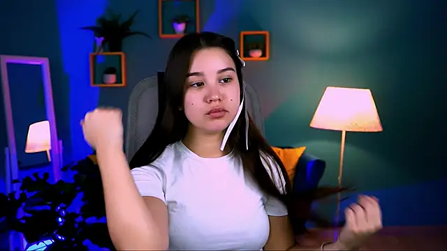 Snapshot of AnnaGarcias_ chatting on November 12, 8:59 am AnnaGarcias online show from November 12, 8:59 am