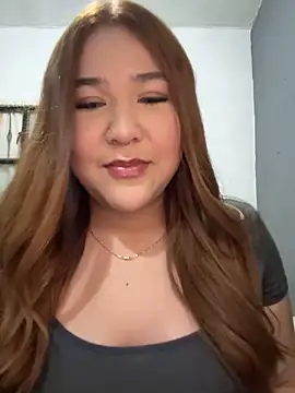 Snapshot of SarahcammOf chatting on November 14, 11:35 pm SarahcammOf online show from November 14, 11:35 pm