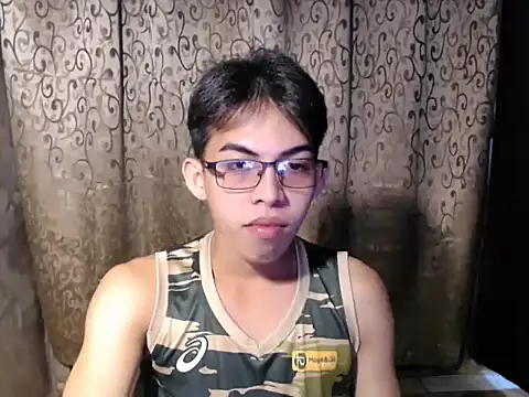 Urhotsilverboy online show from November 5, 1:44 pm