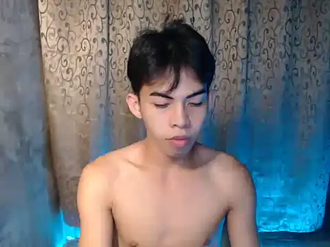 Snapshot of Urhotsilverboy chatting on November 15, 4:21 am Urhotsilverboy online show from November 15, 4:21 am