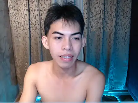 Snapshot of Urhotsilverboy chatting on November 27, 4:03 am Urhotsilverboy online show from November 27, 4:03 am