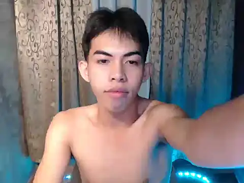 Snapshot of Urhotsilverboy chatting on December 5, 3:48 am Urhotsilverboy online show from December 5, 3:48 am