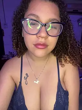 Snapshot of Lolavenezia chatting on November 30, 3:43 am Lolavenezia online show from November 30, 3:43 am