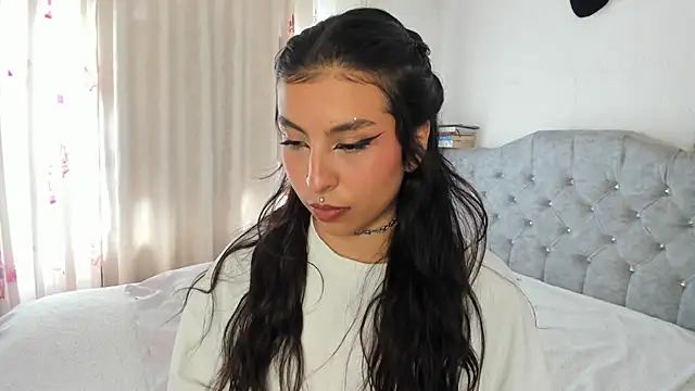 haadaa  online show from April 6, 7:48 pm