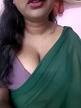 Snapshot of Keerthee_ chatting on November 6, 3:07 am Keerthee online show from November 6, 3:07 am