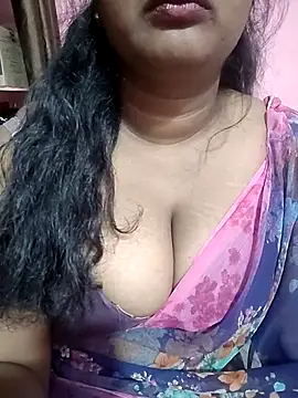 Snapshot of Keerthee_ chatting on November 12, 6:30 pm Keerthee online show from November 12, 6:30 pm