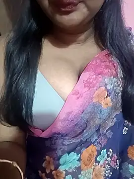 Snapshot of Keerthee_ chatting on November 29, 6:11 pm Keerthee online show from November 29, 6:11 pm