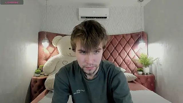 JonnahHell online show from November 28, 1:03 pm