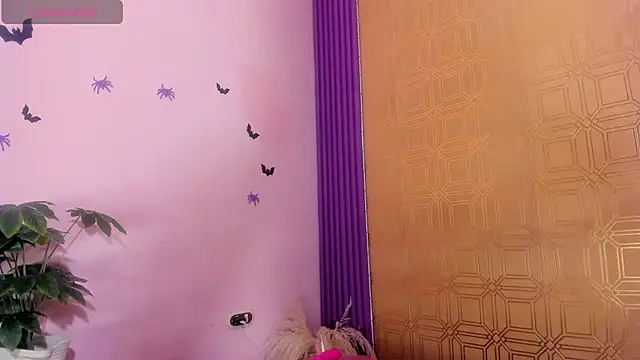 Snapshot of valen_gill chatting on November 6, 1:12 pm valen gill online show from November 6, 1:12 pm