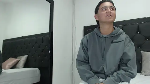 EnderCaspian online show from November 6, 12:39 pm