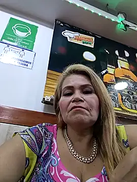 Snapshot of dirty_mother3 chatting on January 15, 9:40 pm dirty mother3 online show from January 15, 9:40 pm