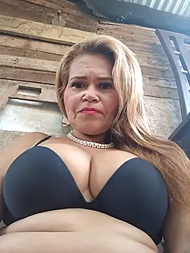 Snapshot of dirty_mother3 chatting on February 12, 4:46 pm dirty mother3 online show from February 12, 4:46 pm